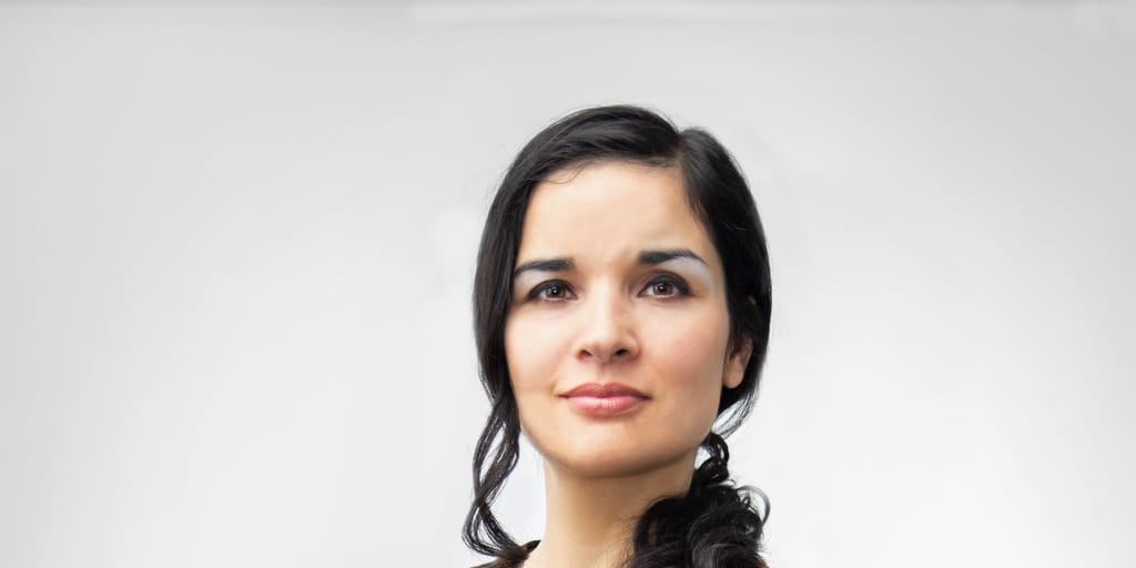 Natasha dachada sikildi