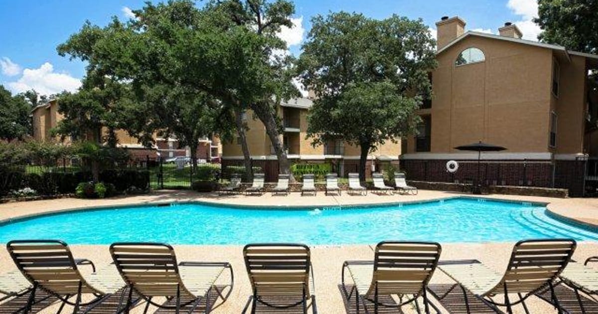 three60 north Grand Prairie, Texas, Home Apartment Specialist, Saint