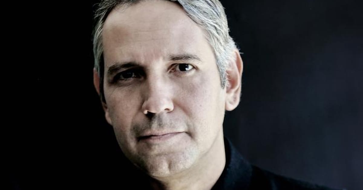 Felipe Machado The World., Master in Digital Media at Inst. Int