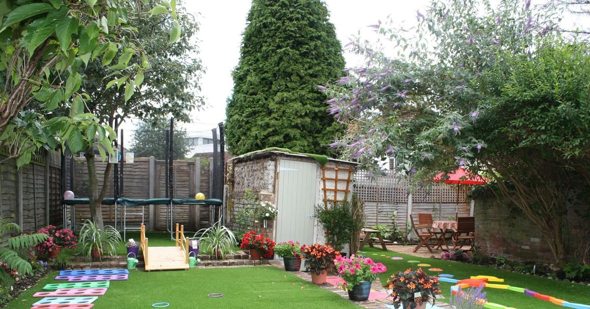 Seaview House Nursery 4 Cliff Gardens Leigh on sea Essex SS9 1EY