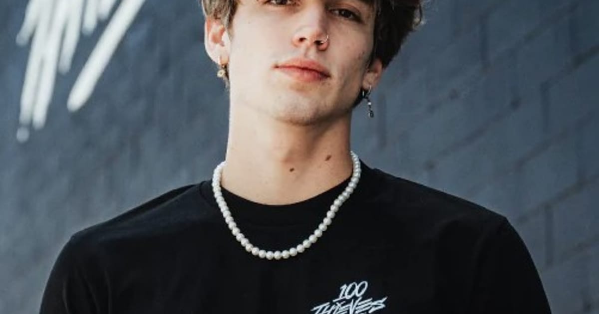 Vinnie Hacker Merch New York about.me